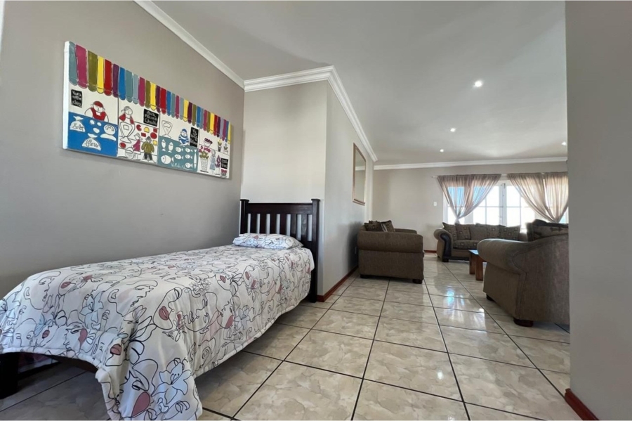 To Let 5 Bedroom Property for Rent in Apollo Ridge Western Cape